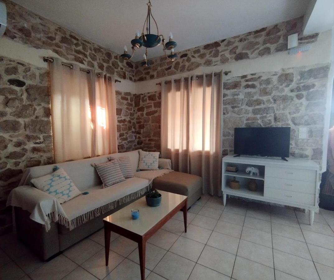 Το Πέτρινο Apartment Aitoliko Exterior photo