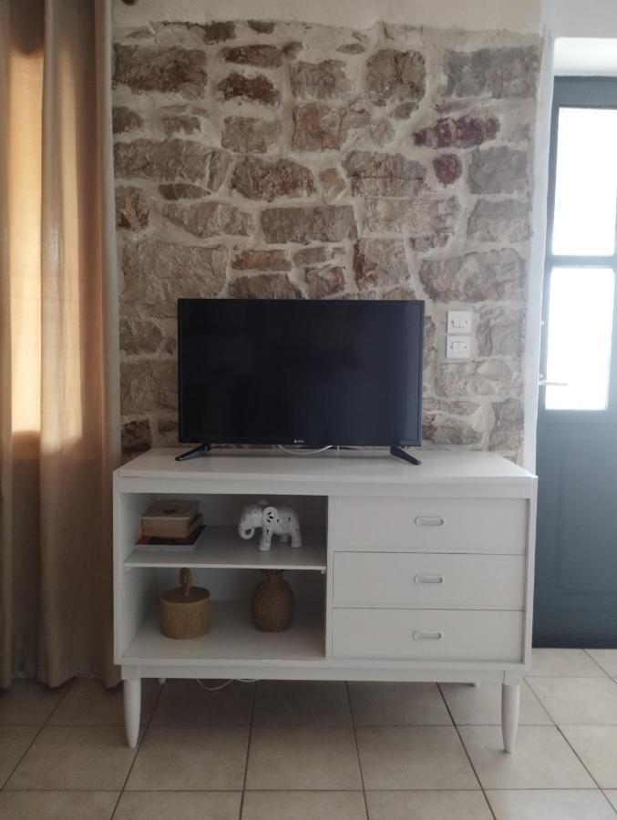 Το Πέτρινο Apartment Aitoliko Exterior photo